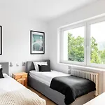 Apartment 10 Active *
