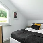 10 Active Apartment