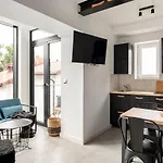 Apartment 10 Active
